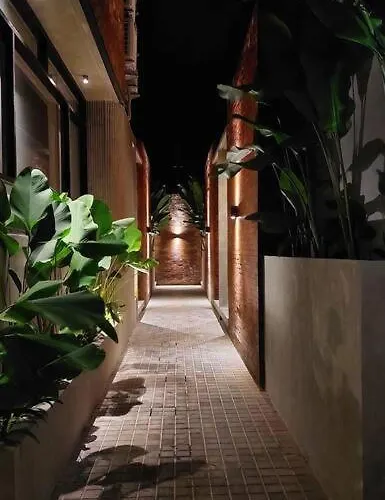 Villa Akhila 5 - 1 Bedroom Modern Tropical At The Heart Of Seminyak