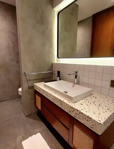 Villa Akhila 5 - 1 Bedroom Modern Tropical At The Heart Of